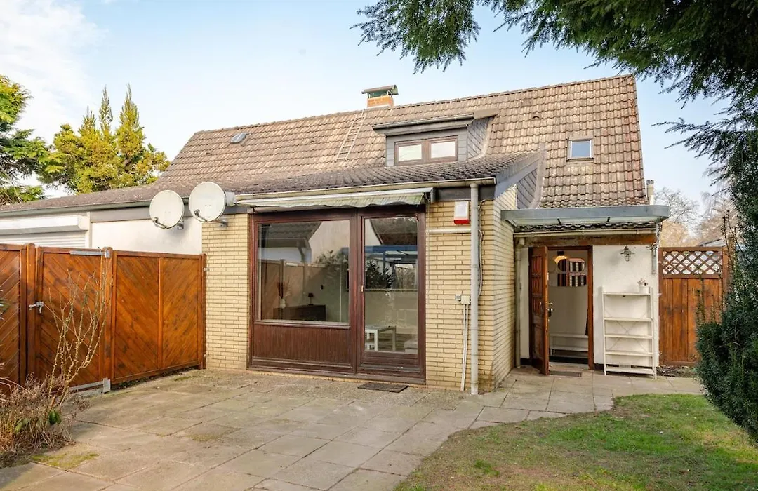 Familien Oase mit Jacuzzi und Garten-1
